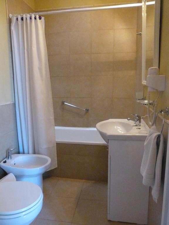 Nuevos Horizontes Hotel Тандил Стая снимка